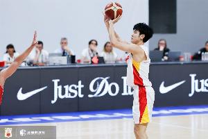 倾尽全力！张博源16中8得到16分全队最高 另有6板2助3断